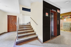 Interior - Townhouse OAK Hotel Berrys (Bangalore)
