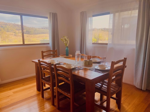 The Plonk Shop Cottage - Farm Stay & River Access
