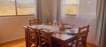The Plonk Shop Cottage - Farm Stay & River Access