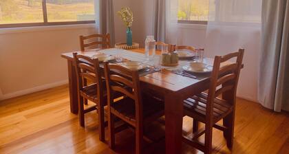 The Plonk Shop Cottage - Farm Stay & River Access