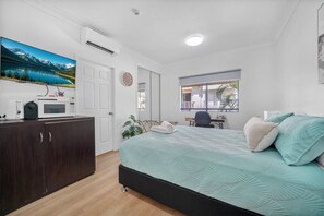 Room - Waterfront 2BR Retreat | 2 Apartments + Pool (South Townsville)