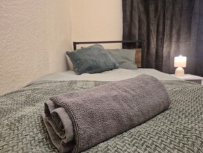 Room - Cosy  Home (Stalybridge)