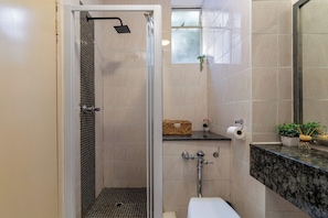Bathroom - Stylish Cozy Apartment in Sandton (Sandton)