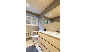 Bathroom - BRIGHT MEZZANINE APARTMENT 5 MINUTES FROM CENTRAL ZERMATT (Zermatt)