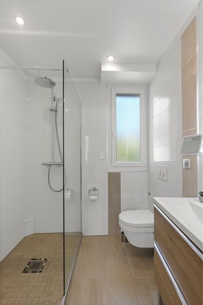 Bathroom - Vrbo Property (Cannes)