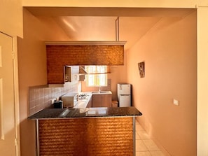 Private kitchen - Bazaar Square Lodges - Frangipane (Garden) (Grand Baie)