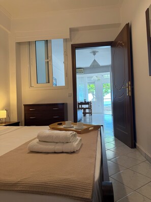 Room - EverBlue Suites  (Polygyros)