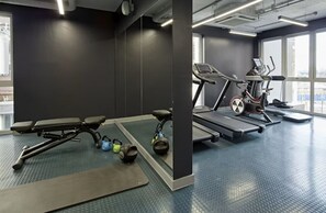 Fitness facility - Modern 1 Bedroom Apartment in the Centre of Canning Town London (London)
