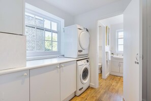 Interior - The Shepherd’s Bush Market Maisonette, by Veeve (London)