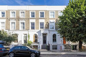 Exterior - The Shepherd’s Bush Market Maisonette, by Veeve (London)