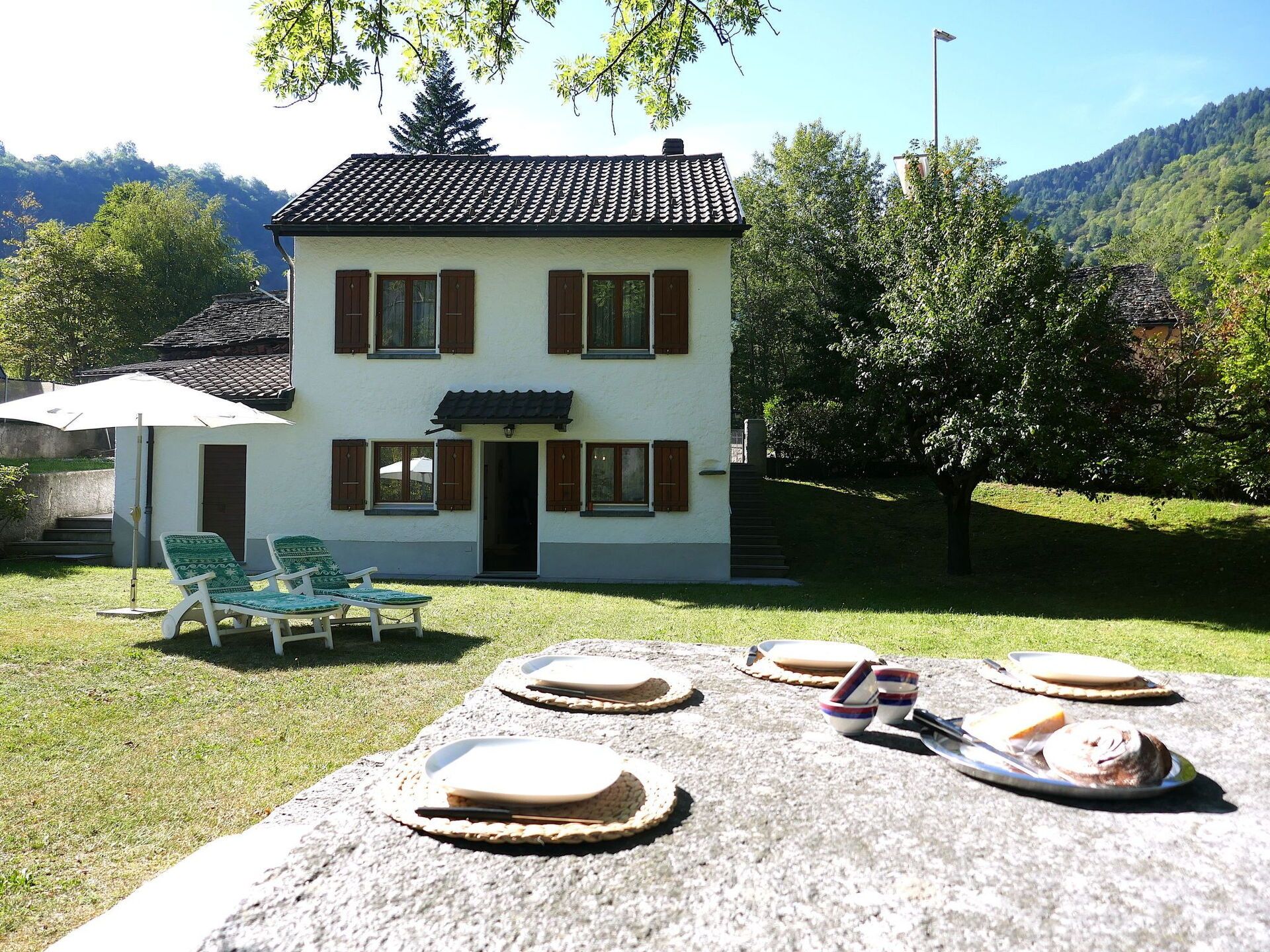 Haus, Hütte, Zuhause, Ländliches Gebiet, Rasen, Bauernhaus, Garten, Garten, Landscaping, Dorf