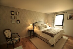 Room - Vrbo Property (Les Farges)