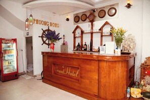 Lobby - HOTEL PHƯƠNG ĐÔNG  (Nghĩa  Đô)