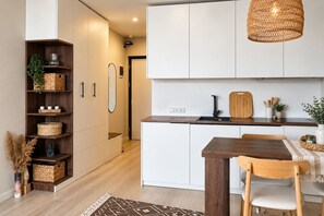 Dining - Boho Studio Sea & city view Self Check-in (Batumi)