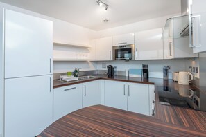 Private kitchen - Bright 2BDR Flat with Park Views in Wandsworth (London)