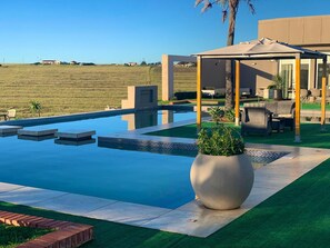 Outdoor pool - PONI Hotel (Mnquma)