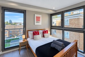Bedroom 2 w/ double bed | Shoreditch-Hoxton Flat near Old Street & Liverpool St - Shoreditch-Hoxton 2BDR Flat near Old Street & Liverpool St Station w/ Balcony (London)