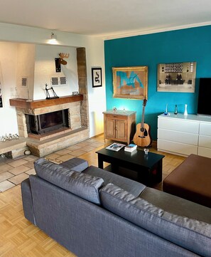 Living area - Vrbo Property (Kamen)