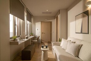 Living area - Stilvy Suites by Checkin Adults Only (Iraklio)