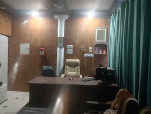 Lobby - SV Inn Hotel (Lucknow)