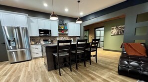 Interior - Industrial Luxe is new and will impress you in Fort Wayne (Fort Wayne)