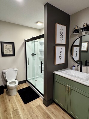 Bathroom - Industrial Luxe is new and will impress you in Fort Wayne (Fort Wayne)