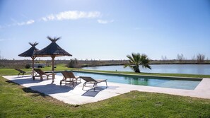 حمام سباحة