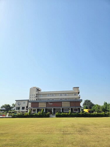 Grand Preesha Resort
