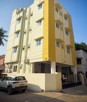 Exterior - VR Stay (Chennai)