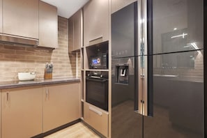 Private kitchen - FIRST CLASS | 3BR | Burj Khalifa & Fountain Views (Dubai)