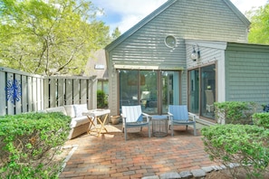 Interior - 2 Mi to Beach! Peaceful Mashpee Hideaway (Mashpee)