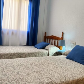 Room - Casa Resort Mi Alcazar by Rental Hero (Alcazares, Los)