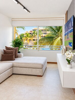 Living area - Ubicación&Confort: Bello Apt con Piscina-Lechería (Lechería)