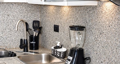 Ubicación&Confort: Bello Apt con Piscina-Lechería