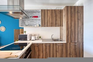Room - Spacious 3-bedroom Apartment in Central G ira (Gzira)