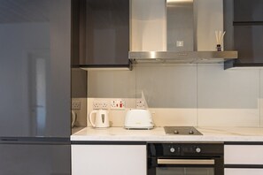 Private kitchen - Spacious 3BR Apartment Close to St. Julians (Swieqi)