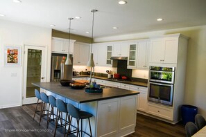 Private kitchen - 25% Off October Perfect 4 Families, Mins To Beach! (Ventura)