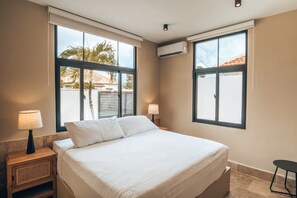 Room - Private Pool-2 King En Suites-walk to restaurants (Oranjestad)