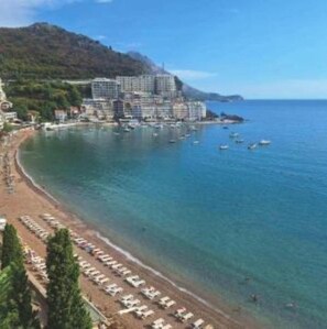Beach - Perla di Adriatico - Classic One-Bedroom Apartment with King Bed (Bečići)