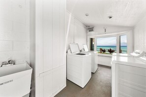 Interior - Wake Up to the Ocean Newly Listed Noelani 118 (Lahaina)
