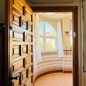 Interior - Casa de Los Angeles by Rental Hero (Alcazares, Los)