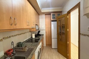 Private kitchen - Casa Playa Lo Pagan by Rental Hero (San Pedro Del Pinatar)