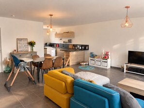 Interior - Family home between the sea, Spain, and the mountains (Toulouges)