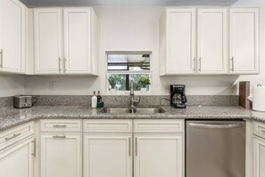 Private kitchen - Fort Myers Waterfront Retreat | 4BR Home W/Views (Fort Myers)
