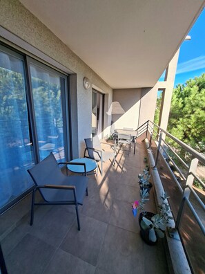Property grounds - Vrbo Property (CALVI)