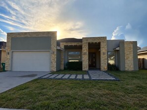Exterior - Cozy 3BR Home Patio Near SpaceX and South Padre (Brownsville)