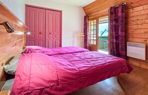 Room - Loudenvielle • Vacation Rental, 3*, 12 guests, Grands Espaces • 220m² • La Bergerie • (Adervielle-Pouchergues)