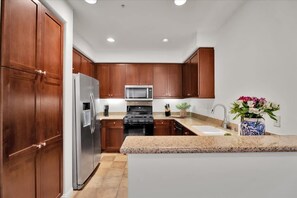 Private kitchen - Villa Solana 2 | 2BR Legacy Villa (La Quinta)