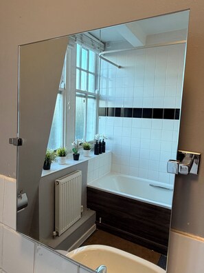 Bathroom - Stylish Shoreditch Stay (London)