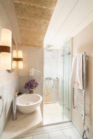Bathroom - New Malvasia Hotel (Monemvasia)